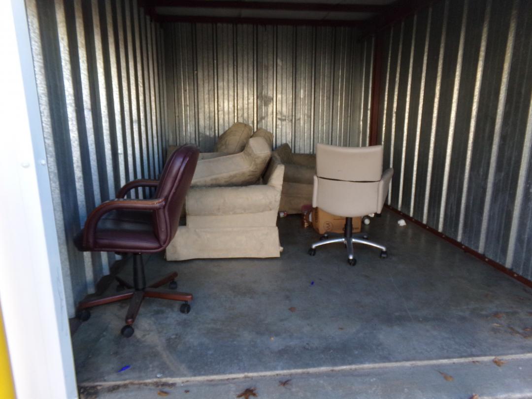 storage-unit-auction-in-savannah-ga-at-u-haul-moving-storage-of